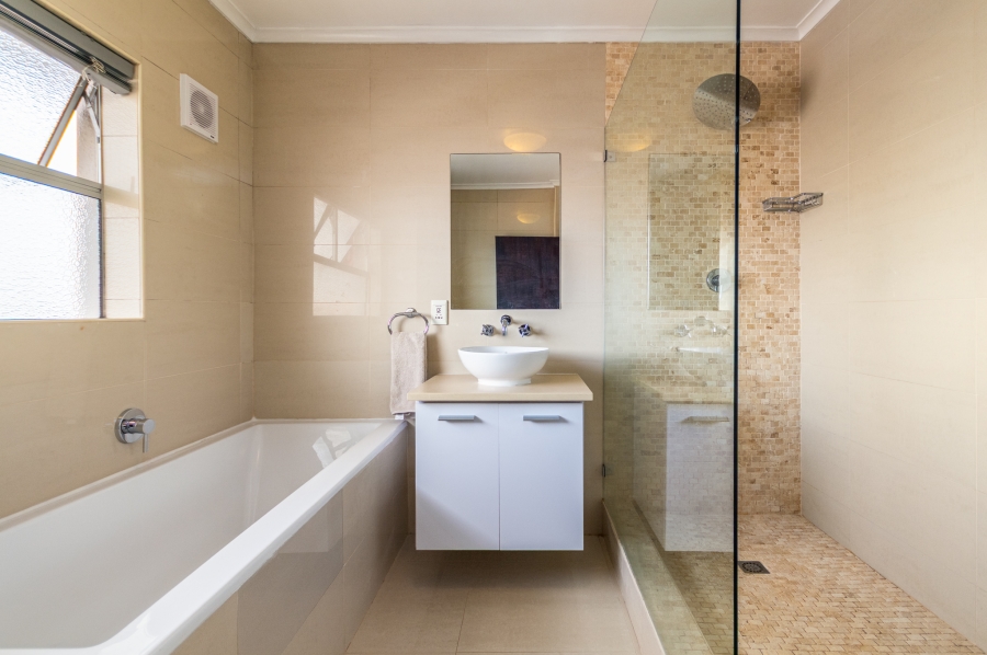 2 Bedroom Property for Sale in Green Point Western Cape